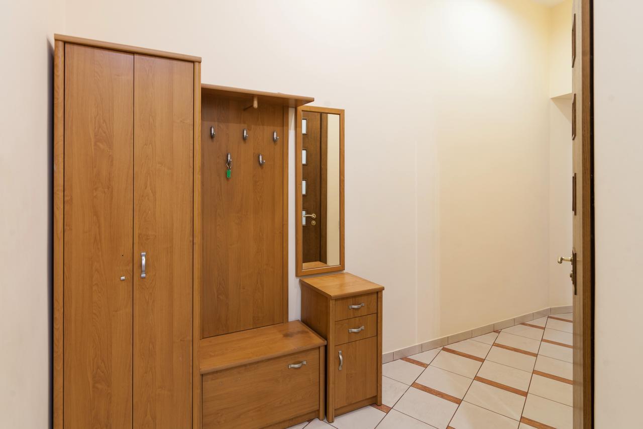 Апартаменты Двухкомнатные Для 6Х Около Парка В Центре Lviv Exterior foto