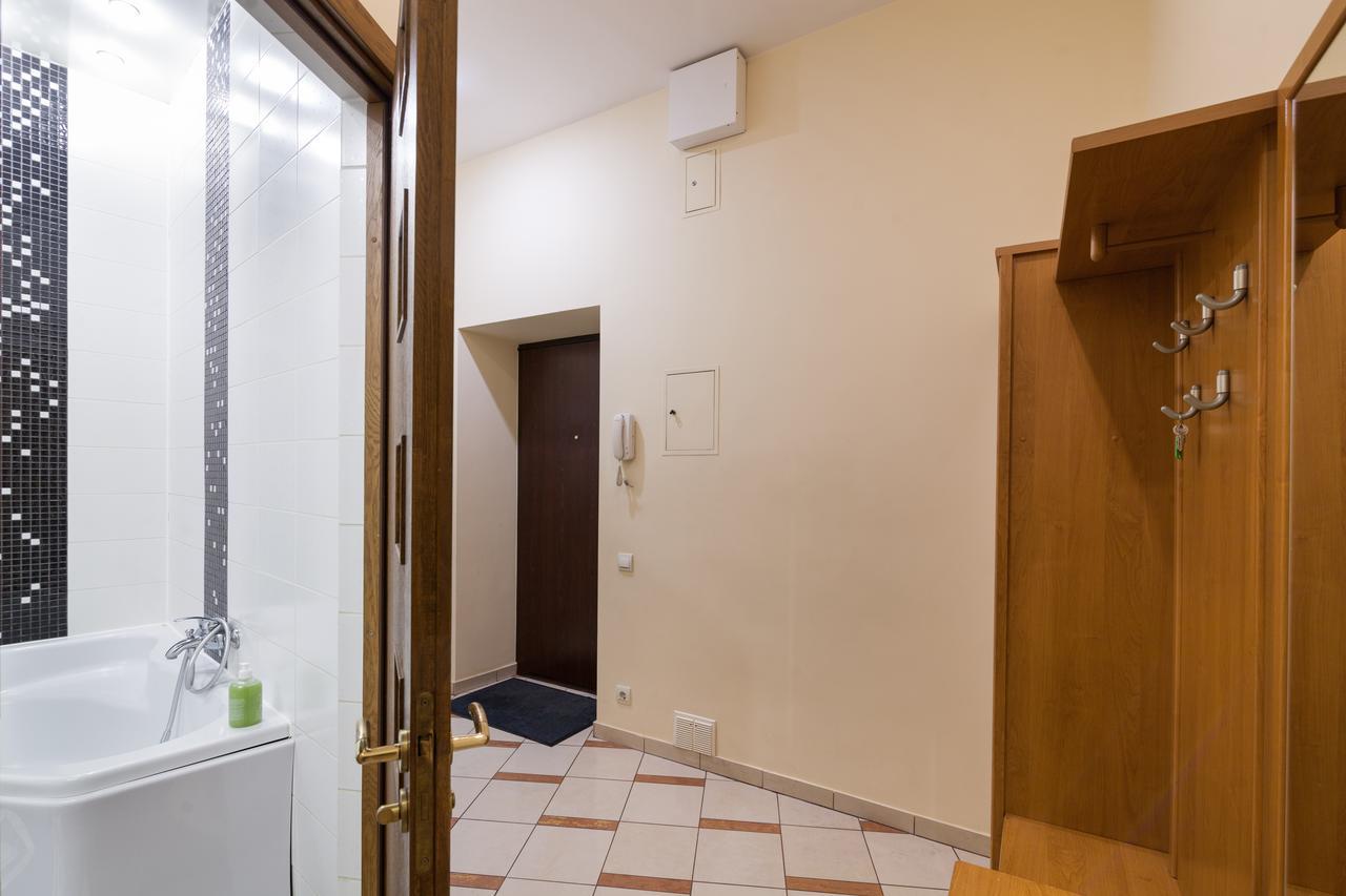 Апартаменты Двухкомнатные Для 6Х Около Парка В Центре Lviv Exterior foto
